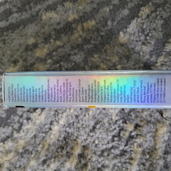 NWT Dark Circle Corrector - Picture 2 of 6